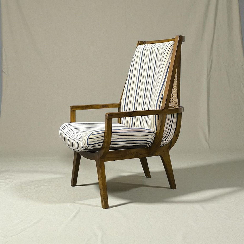 COASTAL CANE LOUNGE CHAIR